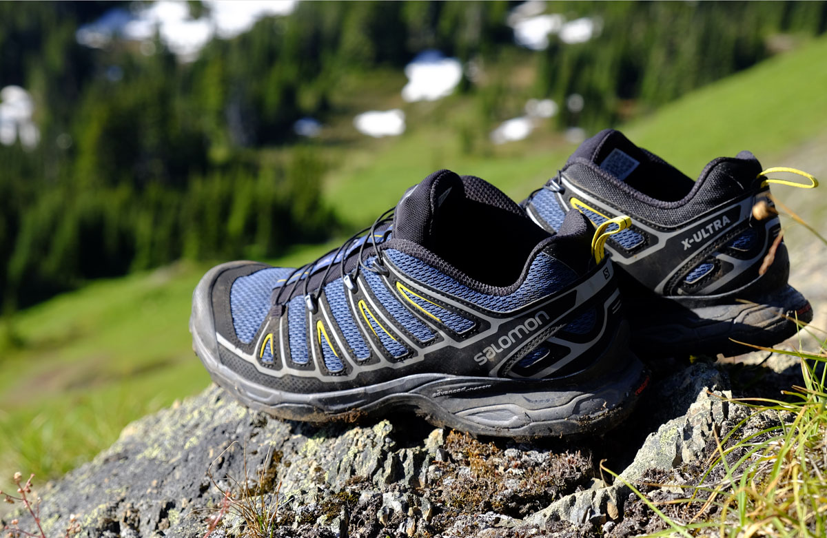 lightweight trekking shoes