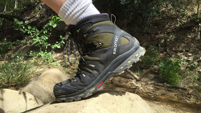 mens salomon hiking boots